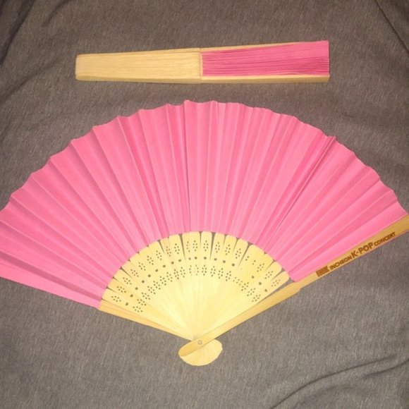 2x Vintage folding hand fan from Korea - Picture 1 of 1